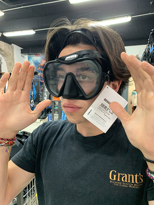 bien positionner son masque de plongée sur son visage