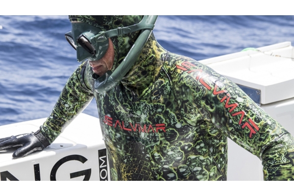 Comment enfiler une combinaison de chasse sous-marine ?